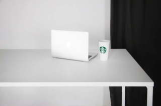 Фуршетный стол Farfan White белого цвета в аренду