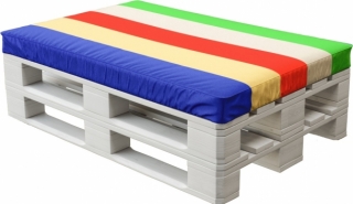 White с разноцветной подушкой