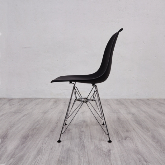 Стул Eames Black черного цвета в аренду
