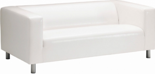 Трехместный диван Klippan белого цвета в аренду