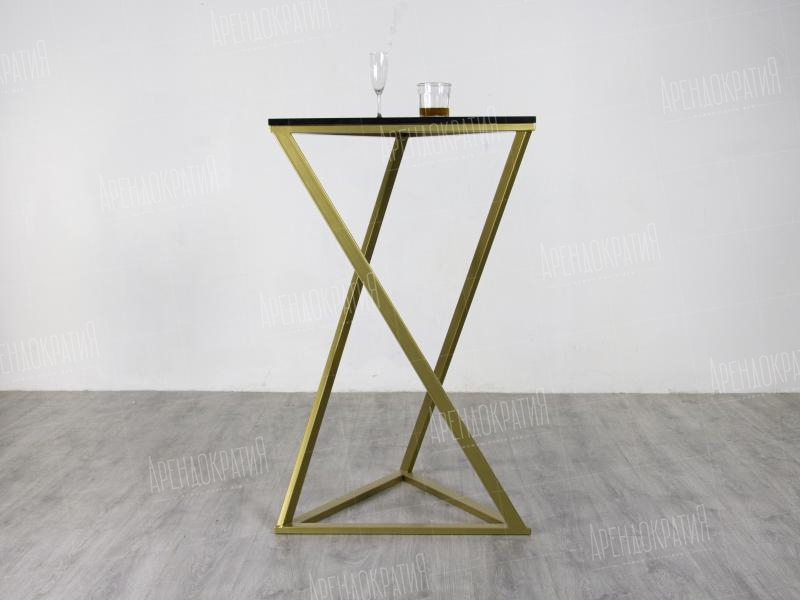 Фуршетный стол Triangle Gold Black в интерьере