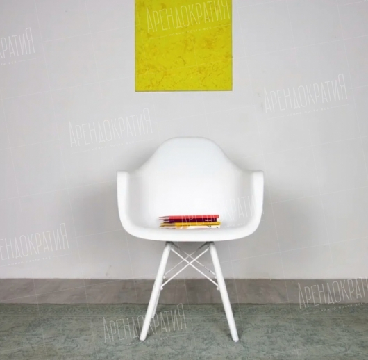 Стул Eames Basic White в аренду